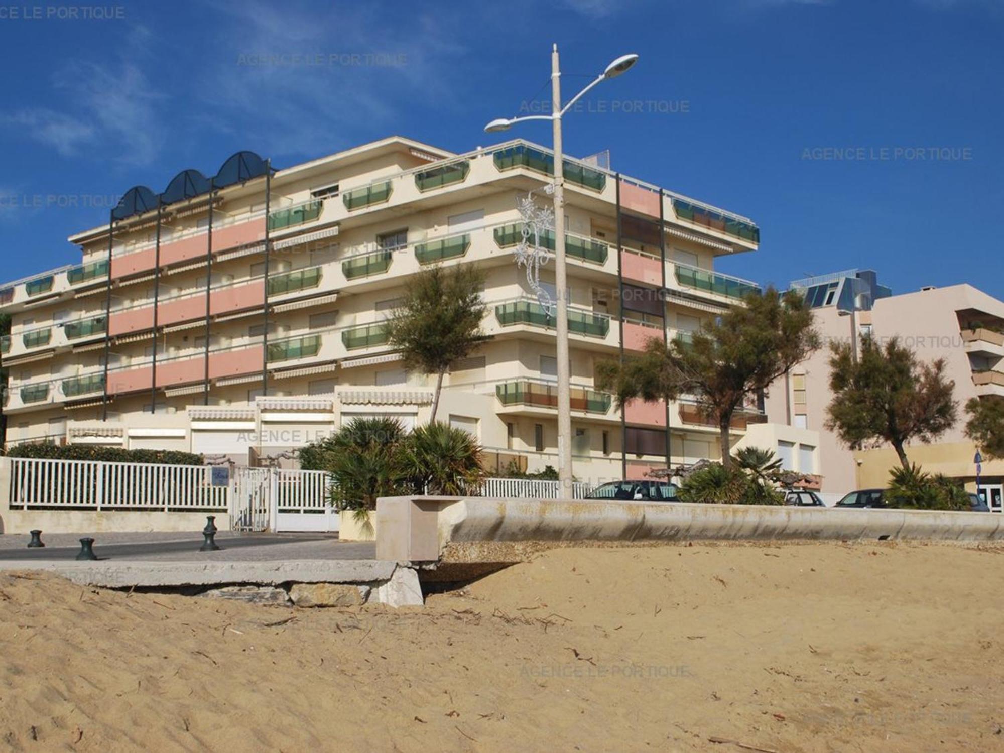 Apartment : T2 + Cabine, Clim, Parking, Acces - Fr-1-803-88 *